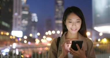 Genç işkadını geceleri istimal hareket eden telefon