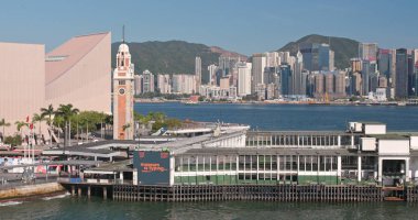 Victoria Harbour, Hong Kong - 31 Mayıs, 2018: Hong Kong cityscape