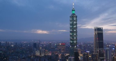 Taipei city, Tayvan - 25 Mayıs, 2018: gece Taipei şehir