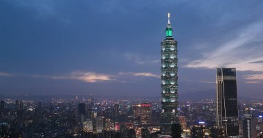 Taipei city, Tayvan - 25 Mayıs, 2018: Taipei şehir manzarası gece