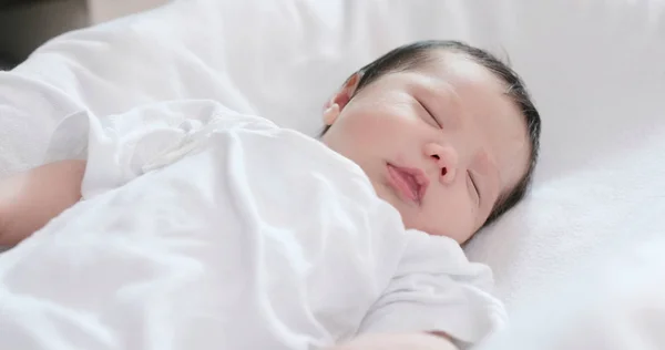 Nieuwe Geboren Baby Slapen Bed — Stockfoto