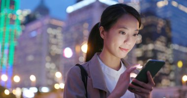 Cep telefonuyla geceleri işkadını