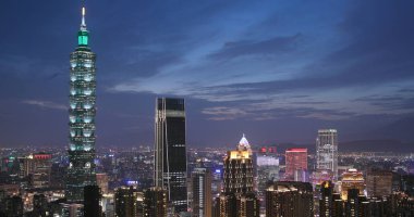 Taipei city, Tayvan - 25 Mayıs, 2018: Taipei Timelaspe şehir akşam