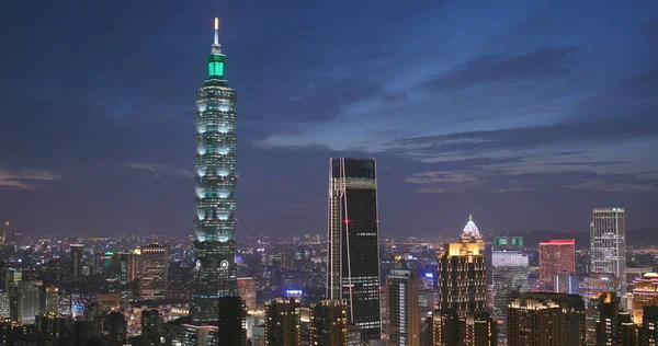 Taipei city, Tayvan - 10 Mayıs, 2018: gece Taipei şehir