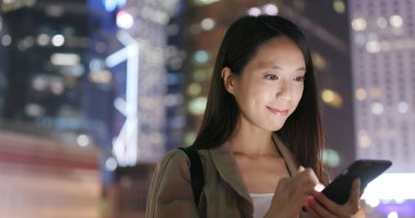 Genç işkadını geceleri istimal hareket eden telefon