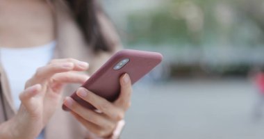 Cep telefonu açık, kullanarak Wioman 