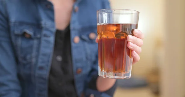 お茶を飲む女 — ストック写真