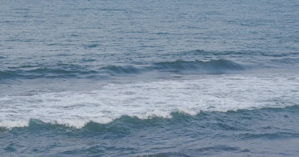 大きな海の波を見る — ストック写真