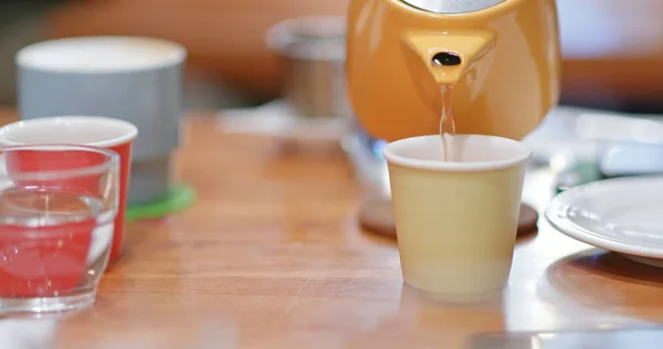 Pouring Tea Teapot Coffee Shop — Stock Photo, Image