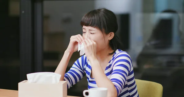 Woman Feeling Sick Sneezing Home — Stock Photo, Image