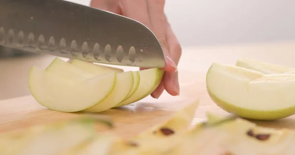 Apfel Stücke Schneiden — Stockfoto