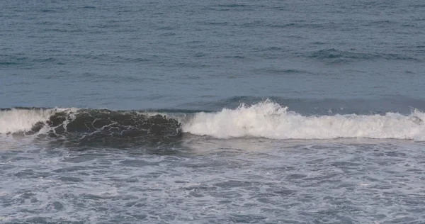 大きな海の波を見る — ストック写真