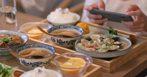 Woman Taking Photo Her Dishes Taiwanese Restaurant — Stock Photo, Image