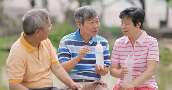 Birlikte, açık konuşan üst düzey eski arkadaşlar