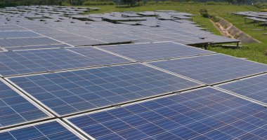 Güneş enerjisi paneli bitki İstasyonu