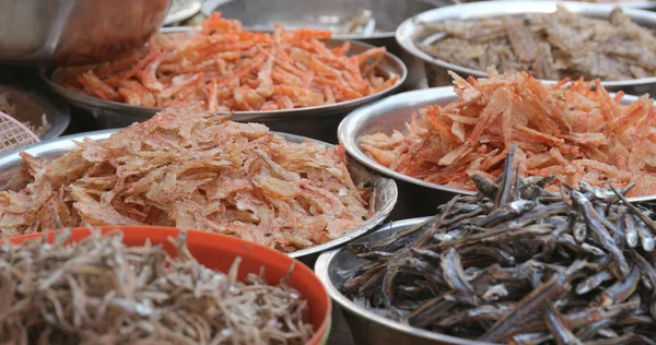 Παραδοσιακό Ψάρι Πάγκους Στην Αγορά Tai Αλιευτικό Χωριό Του Χονγκ — Φωτογραφία Αρχείου