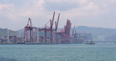 Kwai Tsing, Hong Kong - 02 Mayıs, 2018: Kwai Tsing konteyner Terminal