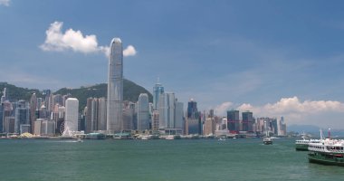Victoria Harbor, Hong Kong - 31 Mayıs, 2018: Hong Kong manzarası 