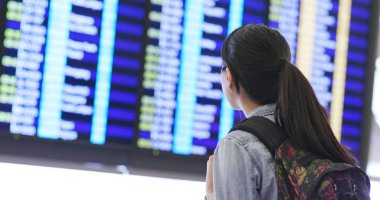 Kadın uçuş numarası ob denetleme kurulu havaalanında ekran