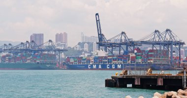 Kwai Tsing, Hong Kong - 02 Mayıs, 2018: Hong Kong Kwai Tsing konteyner Terminal