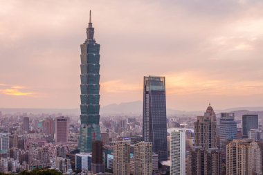 Taipei city, Tayvan - 18 Mayıs, 2018: Taipei city adlı günbatımı