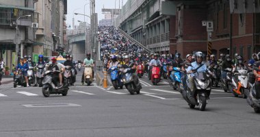 Dihua Street, Taipei city - 27 Mayıs, 2018: motosiklet kalabalık Taipei City açık