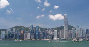 Victoria Harbor, Hong Kong - 31 Mayıs, 2018: Hong Kong cityscape