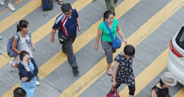 Mong Kok Hong Kong Červen 2018 Pohled Lidí Přes Silnici — Stock fotografie