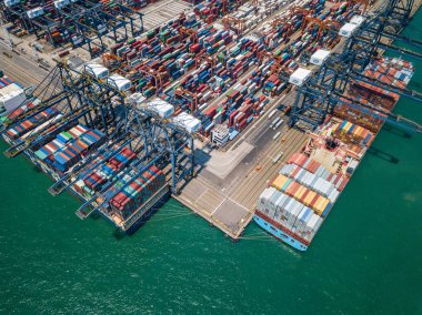 Kwai Tsing konteyner terminal Hong Kong havadan görünümü