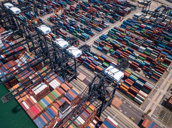 Drone Volar Sobre Puerto Terminal Contenedores Hong Kong —  Fotos de Stock