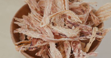 Kuru mürekkep balığı aperatifler yığını 