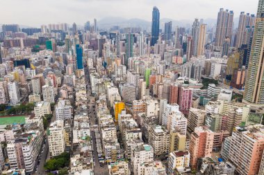 Sham Shui Po, Hong Kong - 28 Ağustos, 2018: Hong Kong şehir üzerinde Drone fly