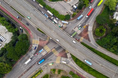 Tin Shui Wai, Hong Kong - 26 Ağustos, 2018: Top yol kavşak şehrin görünümünü