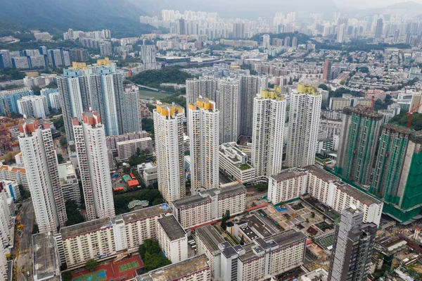 Sham Shui Po, Hong Kong - 28 Ağustos, 2018: Top hong kong görünümünde Kowloon yan