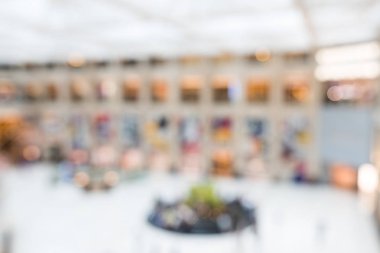 insanların alışveriş bokeh ile bulanık görüntü