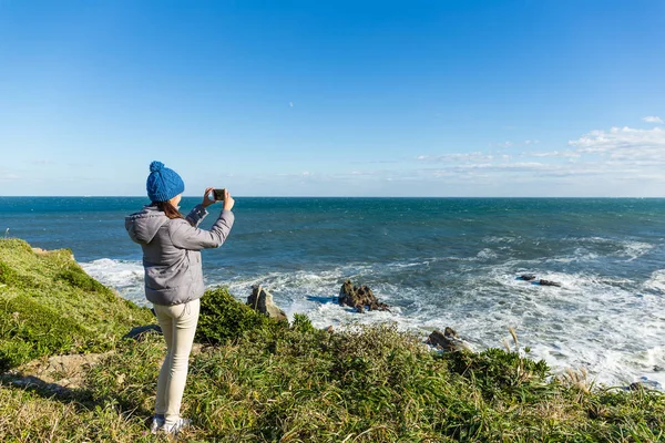 Woman Taking Photo Sea Winter — Stock Photo, Image