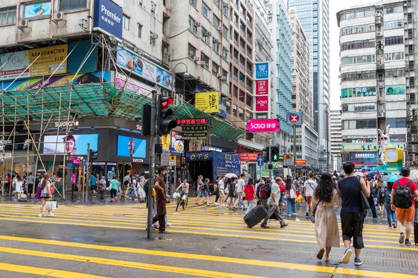 Tsim Sha Tsui Hong Kong August 2018 People Crossing Road — Stock Photo, Image