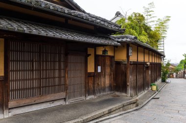 Kyoto, Japonya - 04 Ekim, 2016: geleneksel eski stil Kyoto'da sokak
