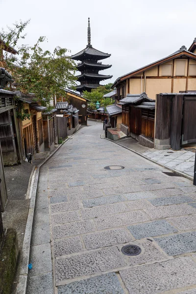 京都市 2016 日本の伝統的なストリート 京都市八坂の塔 — ストック写真
