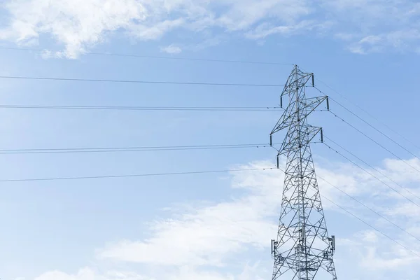 Torre Energía Eléctrica Con Cielo Azul —  Fotos de Stock