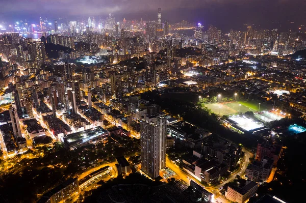 Gece Hong Kong konut şehrin havadan görünümü