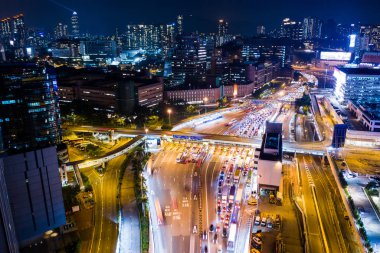 Hung Hom, Hong Kong 05 Eylül 2018:-Hong Kong trafik gece havadan görünümü