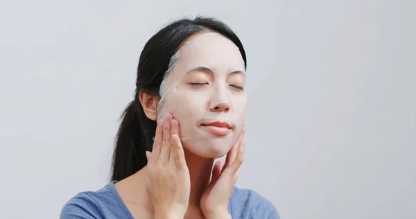 Woman Apply Face Mask Face Home — Stock Photo, Image