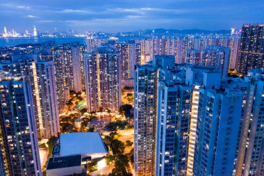 Wong Tai Sin, Hong Kong - 02 Eylül, 2018: gece Hong Kong yerleşim bölgesi