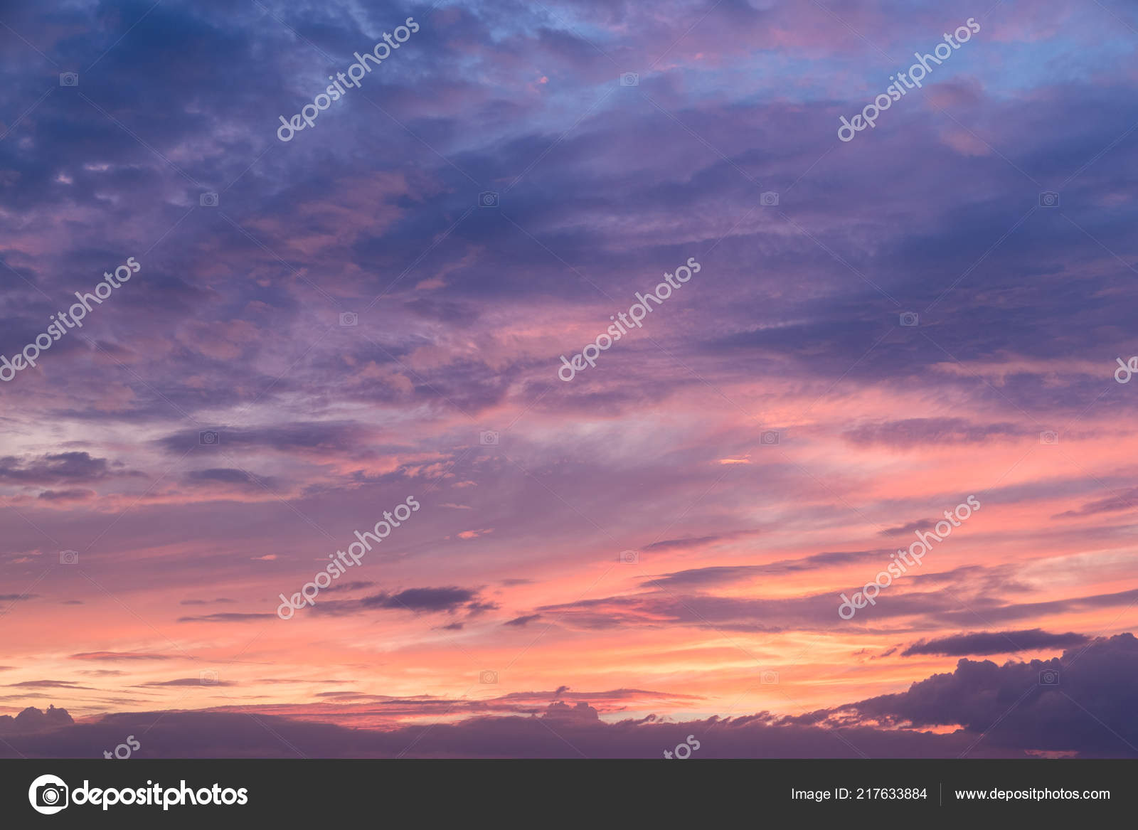 夕焼け雲と空 ストック写真 C Leungchopan