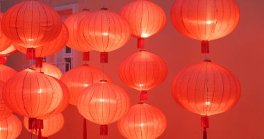 Geleneksel kırmızı Çin fenerler gece Çin yeni yılı için