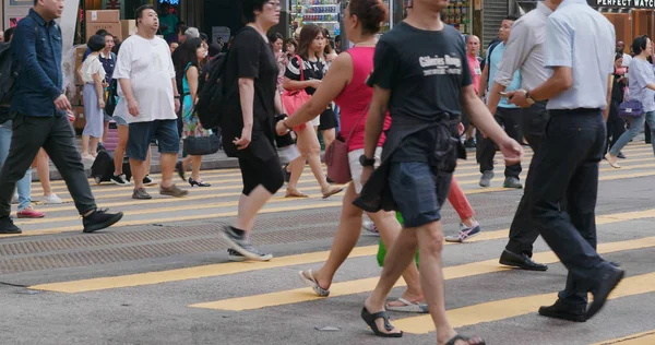 Tsim Sha Tsui Hong Kong September 2018 Orang Orang Menyeberang — Stok Foto