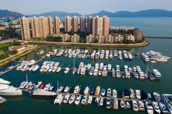 Tuen Mun, Hong Kong, 27 Eylül 2018:-üstten görünüm Lüks Yatlar liman