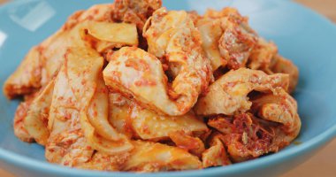 tavuk haşlanmış biber yakın çekim 