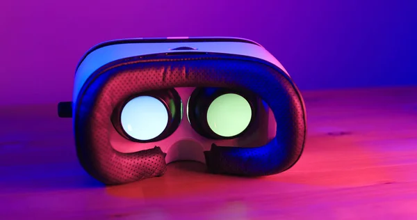 Virtual Reality Device Purple Pink Light — Stock Photo, Image